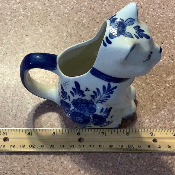 Delft Blue Cat Milk Jug Creamer with dark blue bow and markings NUMBERED - Picture 11 of 12
